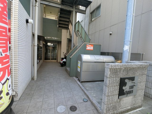 ＬＥＯ弐拾伍番館のエントランス