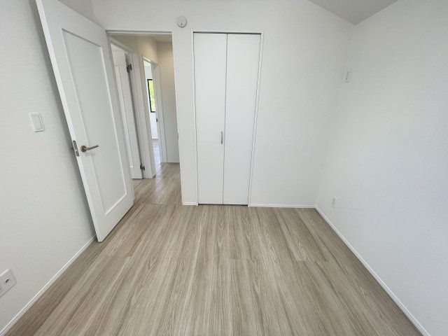 豊見城市金良Ⅲ（全10棟）B号棟の洋室|B号棟　洋室4.5帖＋収納付き♪