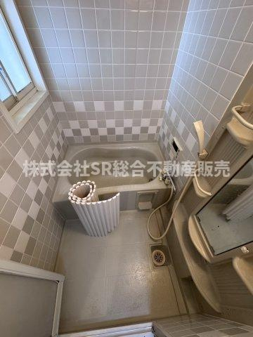角田3丁目中古戸建の浴室|お風呂には窓もあり、換気がバッチリとできます☆