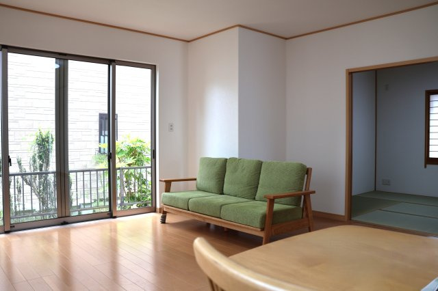 大津市池の里の居間・リビング