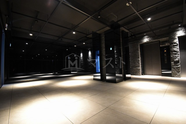 エスライズ東本町のロビー