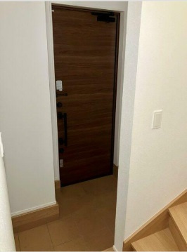 山王3丁目戸建の玄関