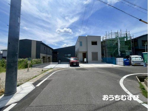 尾張旭市印場元町1期(残1棟)の前面道路含む現地写真