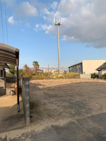 宇部市亀浦2丁目の外観|隣接地電波塔