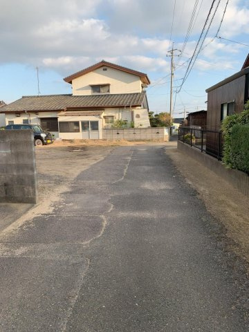 宇部市亀浦2丁目の外観|前面接道