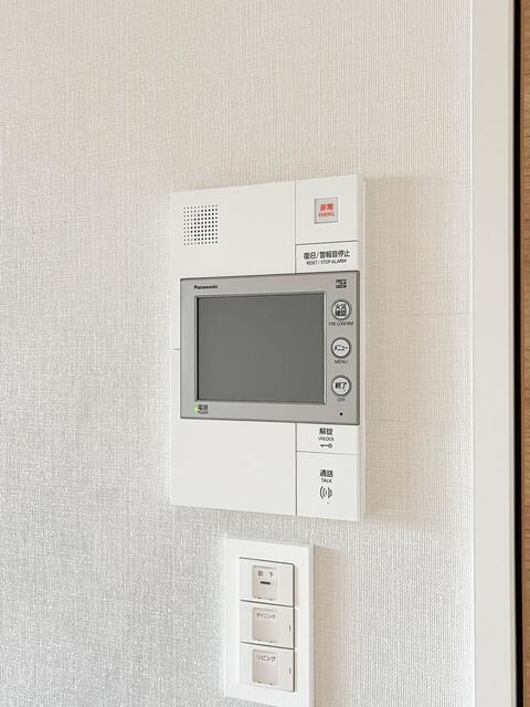 RJRプレシア大橋駅前のセキュリティ|ＴＶモニター付インターホン、オートロック、
エレベータ付きマンション♪給湯設備も充実