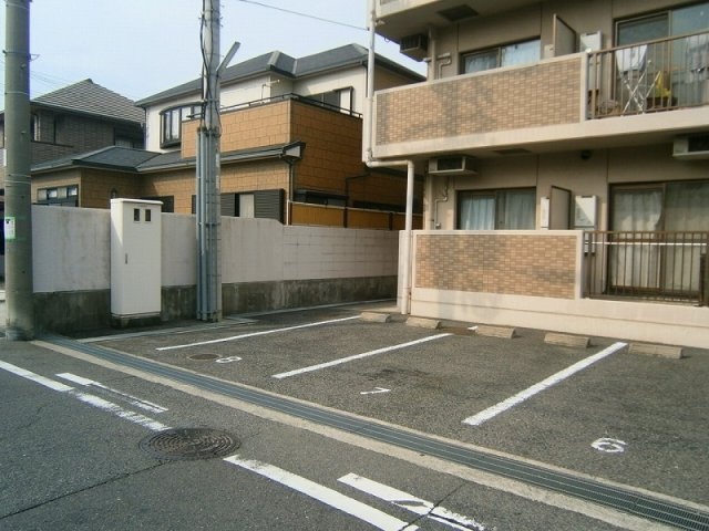 YMDチセの駐車場