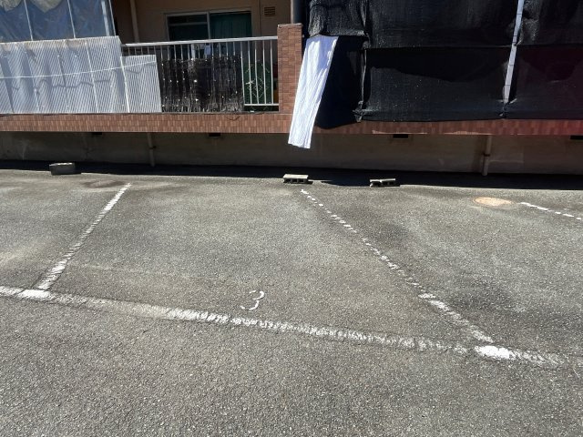中村ハイツの駐車場