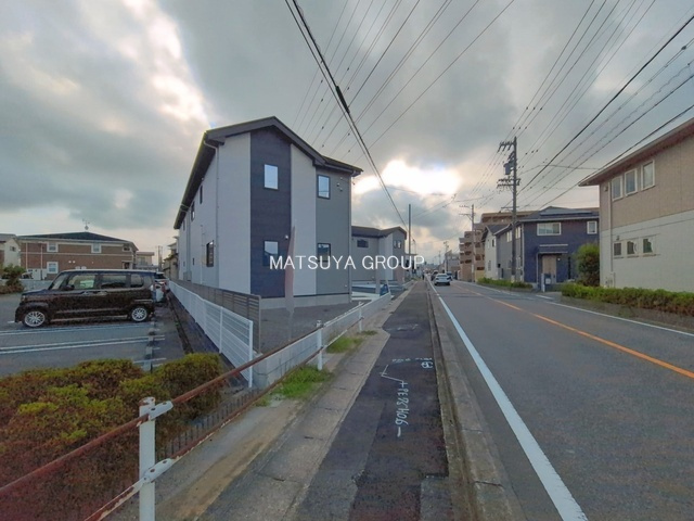 岡崎市中島町1期　3号棟の前面道路含む現地写真