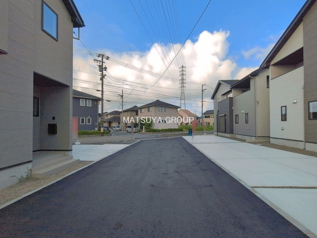 岡崎市中島町1期　3号棟の前面道路含む現地写真