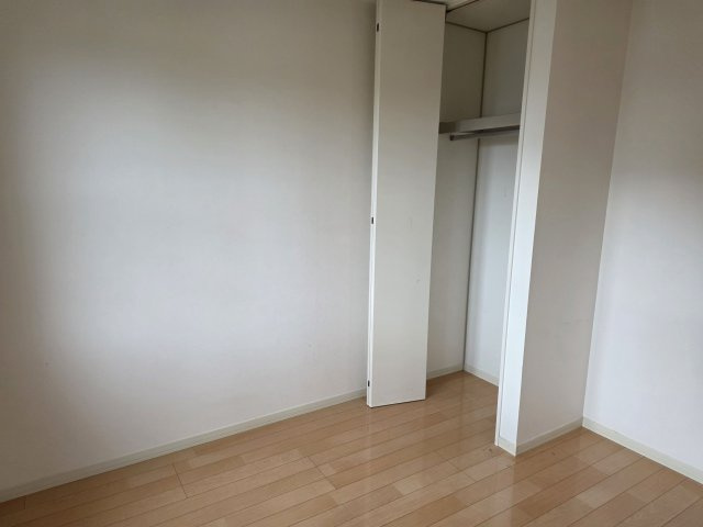 リヴァージュ・ディアス C棟の洋室