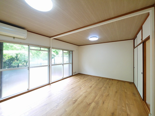 帝塚山北タウンハウスの洋室