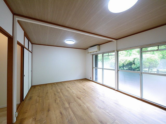 帝塚山北タウンハウスの洋室