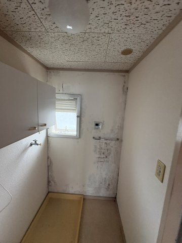 長丘ハイツ5号棟の独立洗面台|独立洗面化粧台付き