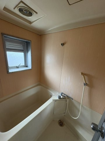長丘ハイツ5号棟の浴室|日々の暮らしに欠かせないお風呂です
