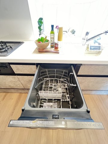 ピアッツァコート神宮前5階のキッチン|食器洗い乾燥機