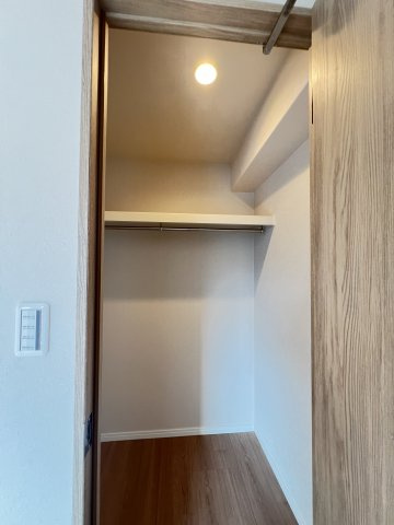 ピアッツァコート神宮前5階の洋室|使い勝手のいい洋室　WIC付きです