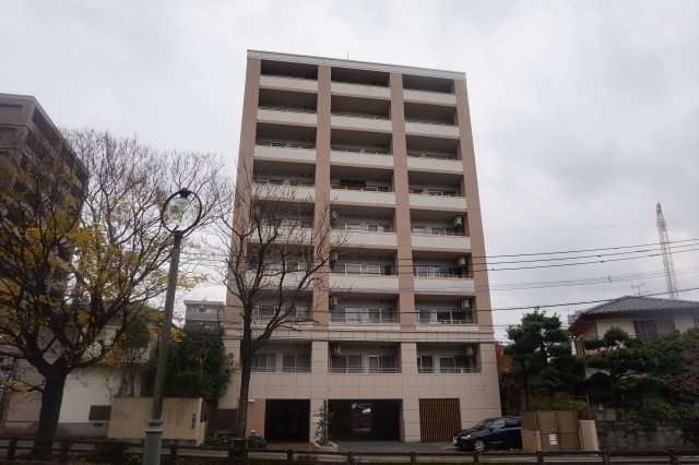 スプランドゥール新屋敷の外観