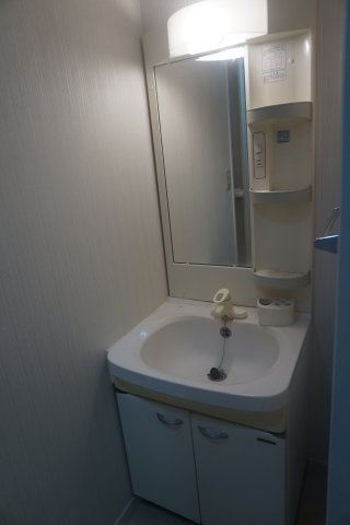 スプランドゥール新屋敷の独立洗面台