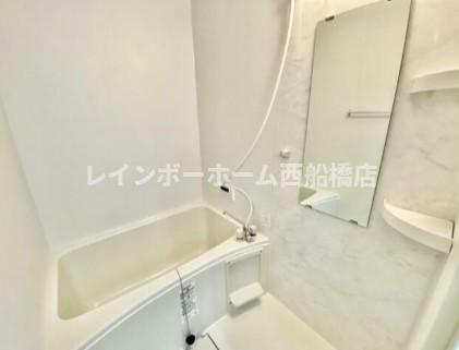 千葉市花見川区浪花町のアパートの浴室