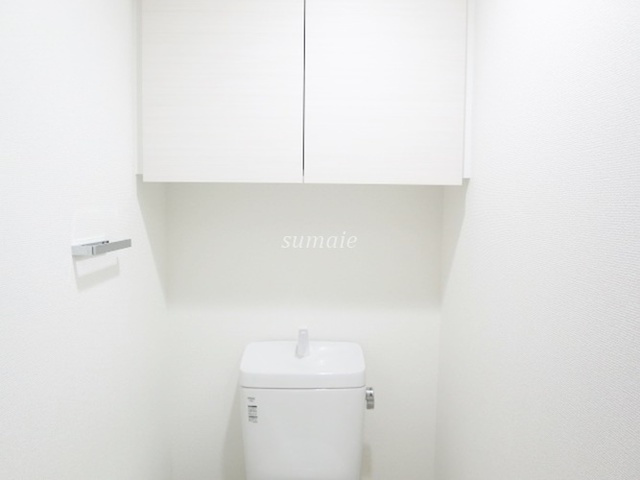 フュージョナル上十条のトイレ|トイレの収納も嬉しいです☆※反転タイプ