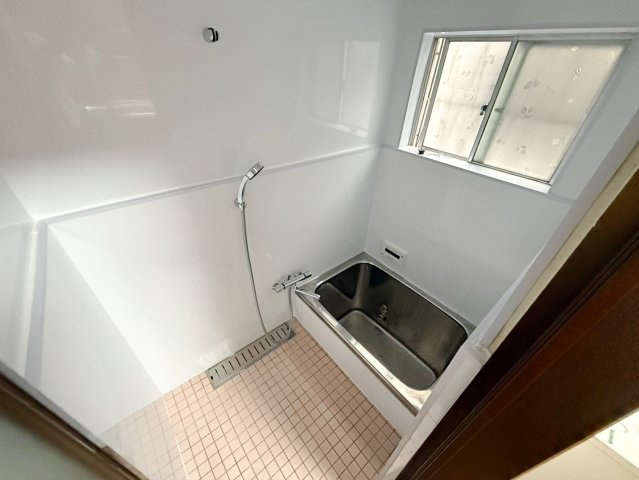 泉大津市二田町3丁目　中古戸建の浴室