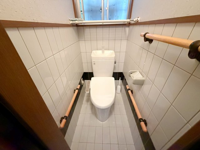 泉大津市二田町3丁目　中古戸建のトイレ