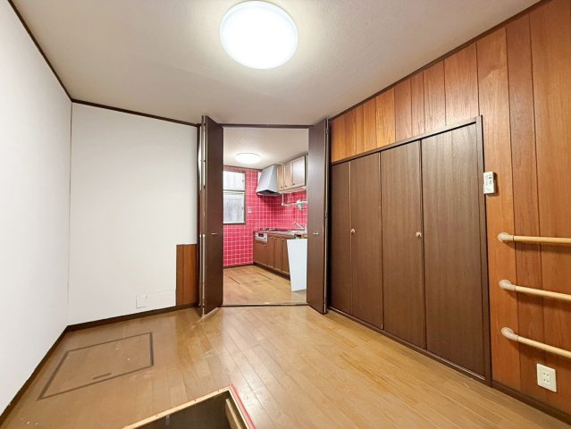 泉大津市二田町3丁目　中古戸建の洋室