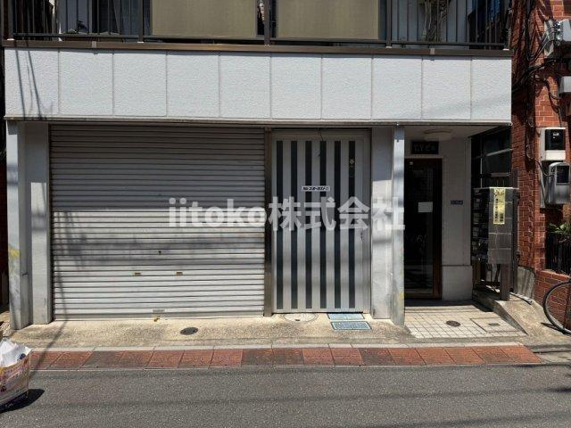 ＴＹビルのエントランス
