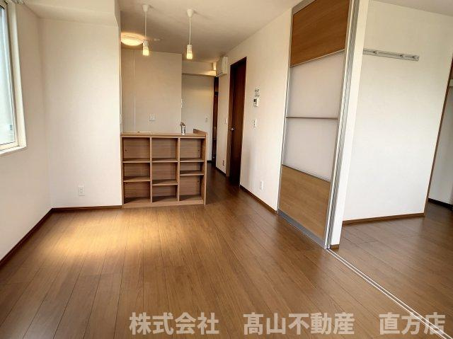北九州市八幡西区楠橋東１丁目のアパートの居間・リビング