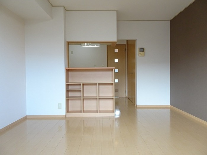 ロイヤルシティの洋室|コンパクトで使いやすい洋室です