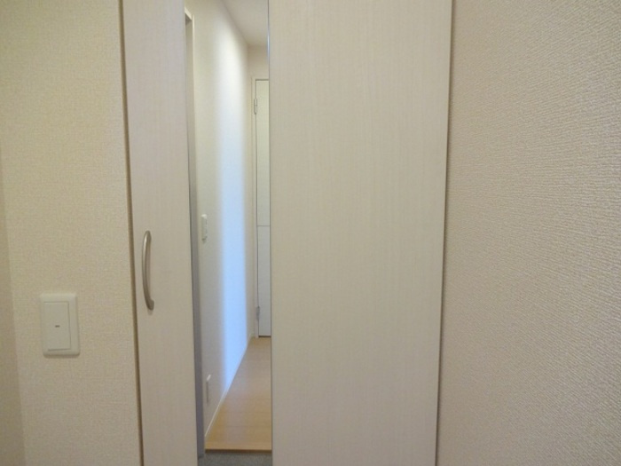パークドオートム　Ｂの玄関