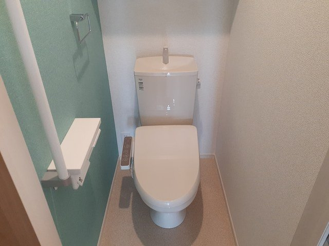 トムトックライズⅡのトイレ|コンパクトで使いやすいトイレです