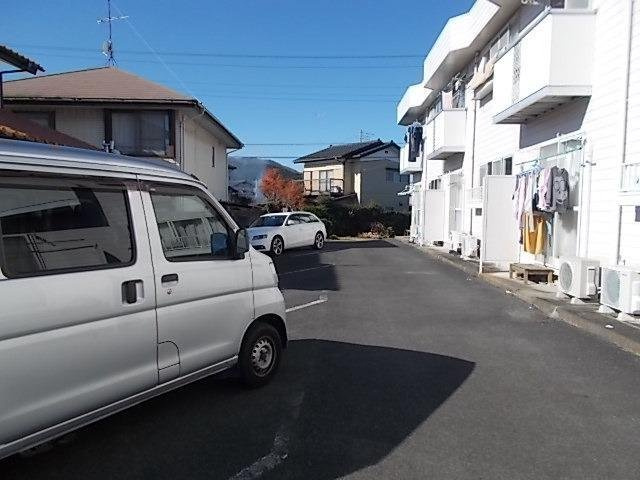 エルディムわたなべの駐車場|駐車スペースもあります