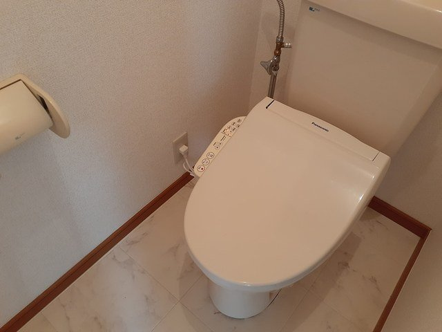 エルディムわたなべのトイレ|清潔感のあるトイレです