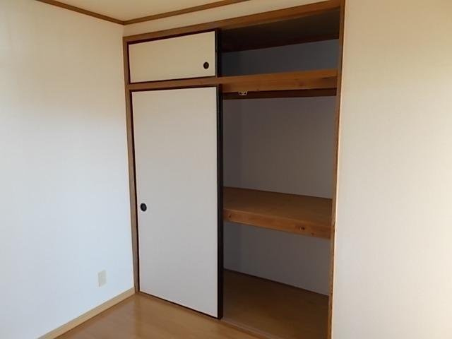 エルディムわたなべの収納|便利な収納スペースです
