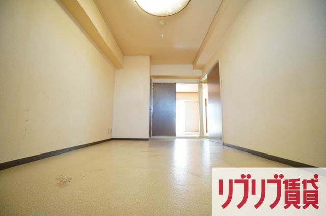メゾン悠久の洋室