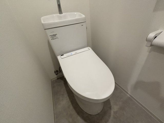 世田谷区千歳台２丁目の賃貸マンションのトイレ
