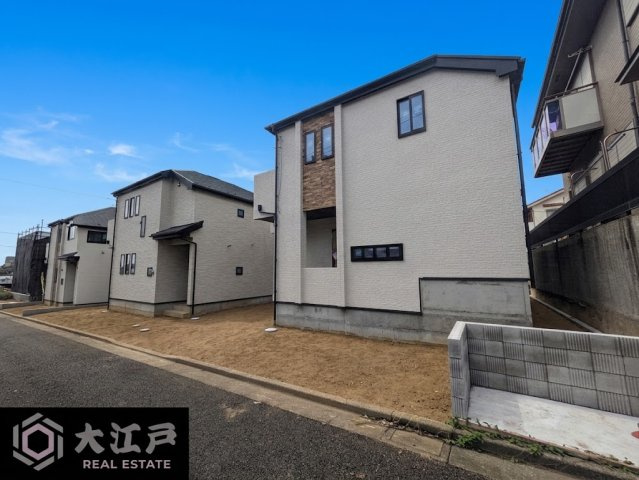 練馬区大泉町１丁目全５棟新築戸建　長期優良認定住宅の前面道路含む現地写真