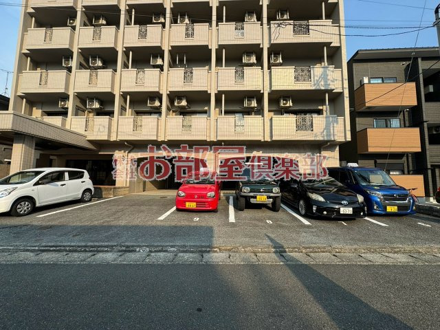 トーカンキャステール通町の駐車場|駐車スペースもあります