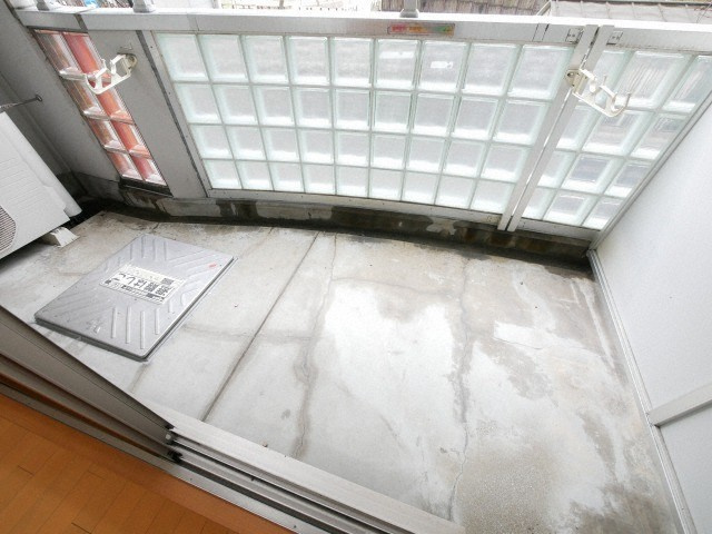 大阪市浪速区恵美須東１丁目の賃貸マンションのバルコニー