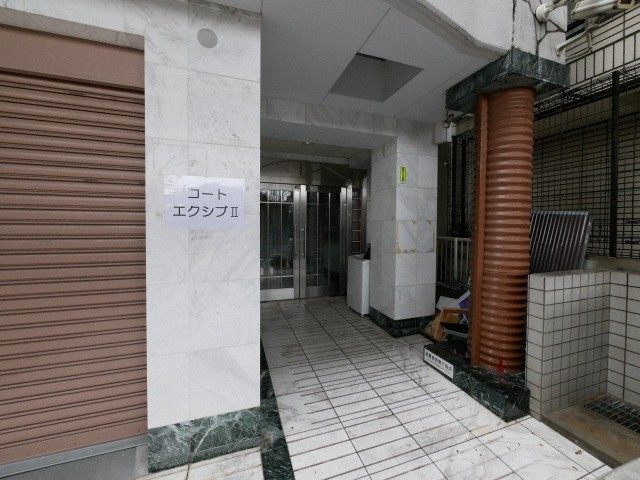 大阪市浪速区恵美須東１丁目の賃貸マンションのエントランス