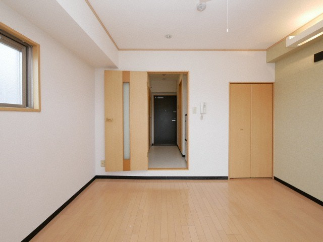 大阪市浪速区恵美須東１丁目の賃貸マンションの居間・リビング