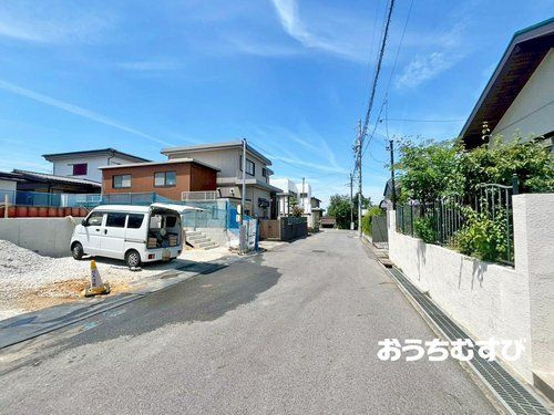 尾張旭市南新町白山2期(全2棟)の前面道路含む現地写真