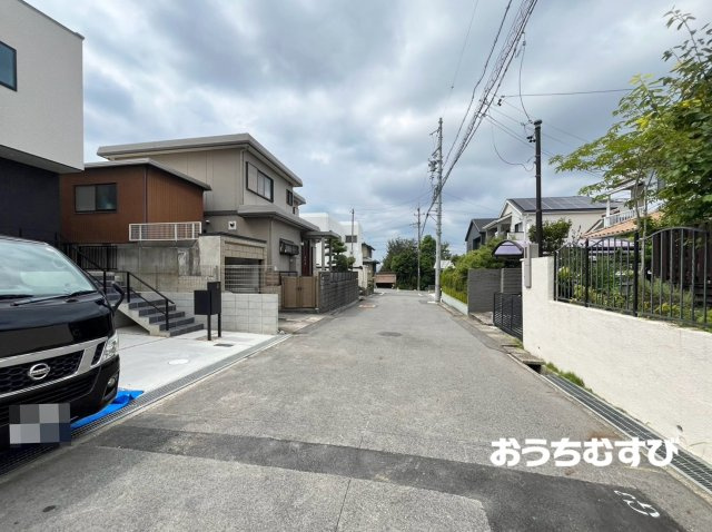 尾張旭市南新町白山2期(全2棟)の前面道路含む現地写真
