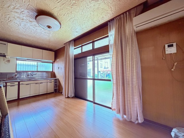【居間・リビング】 | 深谷市武蔵野　中古戸建