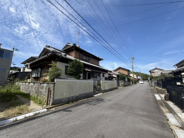 【前面道路含む現地写真】の画像