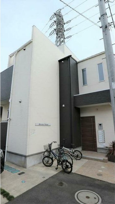 川口市榛松１丁目のアパートの外観