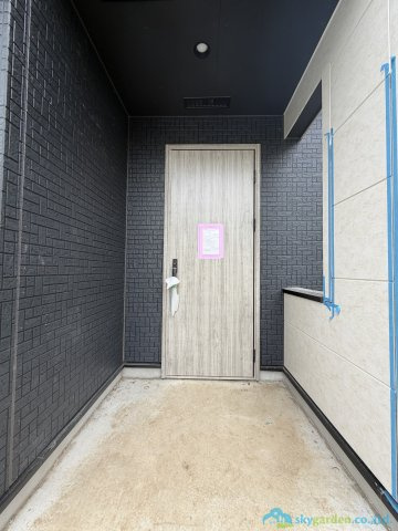 平塚市公所　新築戸建　全2棟1号棟の玄関