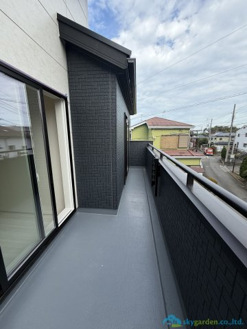 平塚市公所　新築戸建　全2棟1号棟のバルコニー